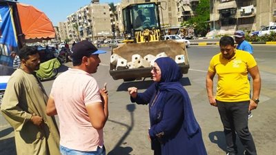 رئيس حي الضواحي ببورسعيد تقود حملة مكبرة لرفع الاشغالات | فيديو