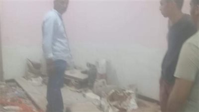 رئيس حي العمرانية يوقف تشطيب مبني مخالف|صور