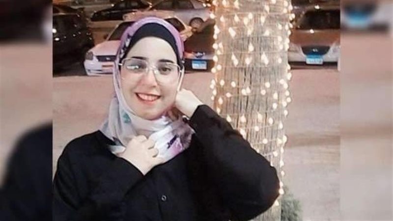 طالبة الشيخ زايد