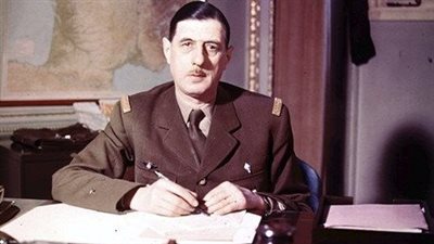 من التاريخ.. شارل ديجول يزور الجزائر لوقف نزيف الدم الفرنسي 
