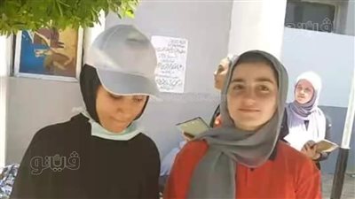 في مستوى الطالب المتوسط.. آراء طالبات الثانوية الأزهرية بكفر الشيخ في امتحاني الفقه والحديث | فيديو 
