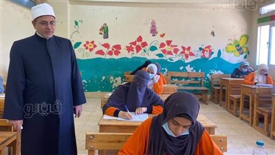 رئيس قطاع المعاهد الأزهرية يتفقد امتحانات الثانوية 