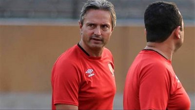 بعد ترحيبه بالعودة للأهلي.. هل يستعين الأحمر بمساعد فايلر في جهاز موسيماني؟