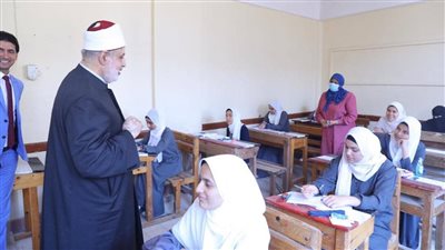 وكيل الأزهر يتفقد لجان امتحانات الثانوية الأزهرية | صور