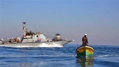 إسرائيل تعتقل 4 صيادين فلسطينيين قبالة سواحل غزة