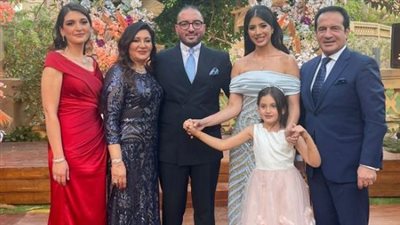 الفنان محمد ثروت يحتفل بخطوبة نجله أحمد | صور