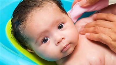 نصائح مهمة اتبعيها مع طفلك حديث الولادة في الطقس الحار