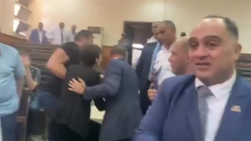 شقيقة كريم الهواري