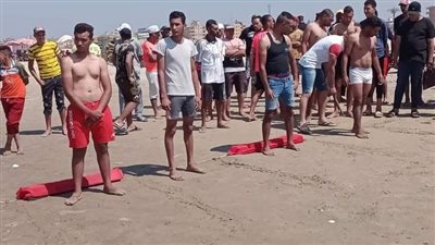 اختبارات وتدريبات عملية ونظرية للمنقذين بشاطئ جمصة | صور 