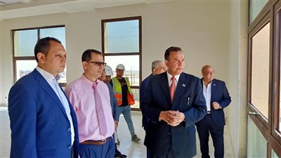 وفد من جامعة نورث كارولاينا بأمريكا يزور هندسة منسوجات المنصورة الجديدة 