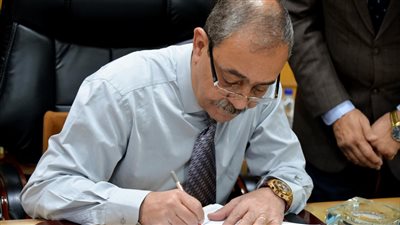 بنسبة نجاح 74.18%.. محافظ الإسماعيلية يعتمد نتيجة الشهادة الإعدادية 2022 