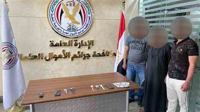 حبس تشكيل عصابي بتهمة انتحال صفة موظفي خدمة عملاء البنوك للنصب على المواطنين