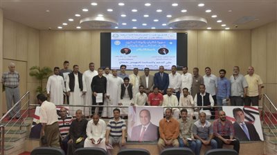 محافظ مطروح يسلم الدفعة الأولى من الدعم المالي للأندية الرياضية | صور