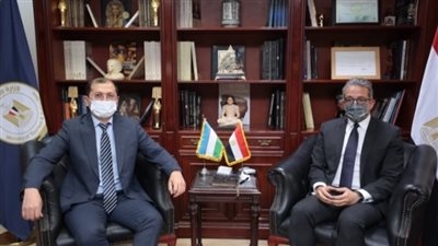 وزير السياحة يبحث مع سفير أوزبكستان بالقاهرة سبل تعزيز التعاون 