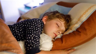 النعاس المفرط أهم أعراضه.. تسمم الميلاتونين يهدد أطفال أمريكا