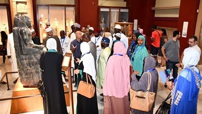 أئمة وواعظات بوركينا فاسو أثناء زيارة المتحف: الحضارة المصرية باهرة