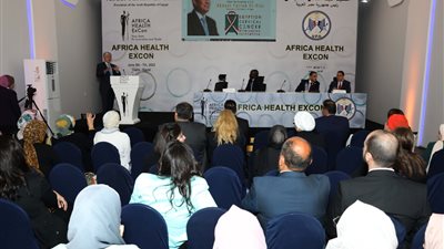 أستاذ رمد: 272 مليار دولار خسائر العالم سنويا بسبب عيوب الإبصار 