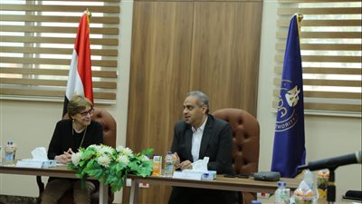 وفد من الصحة العالمية يتفقد معامل هيئة الدواء المصرية 