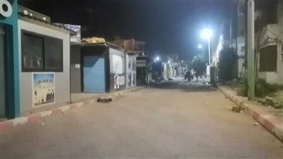 خلو الممشى التجاري من الشباب بقنا بعد التهام النيران عددا من المحال | صور