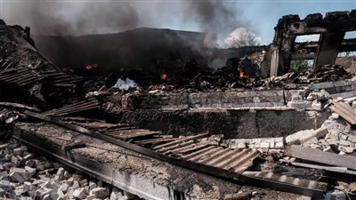 معارك عنيفة شرق أوكرانيا.. ومدنيون يغادرون مصنع 