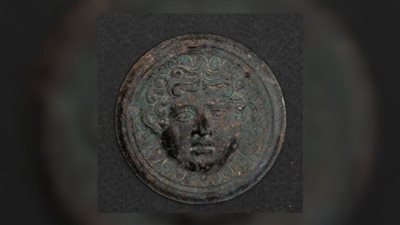 العثور على صور حوريات البحر في مقابر قديمة