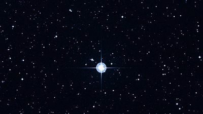 مركز الفلك الدولي يرصد انفجار نجم بسماء الإمارات أمس 