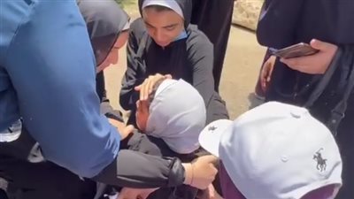 إغماء طالبة بالثانوية الأزهرية بسبب صعوبة امتحان مادة القرآن الكريم | فيديو