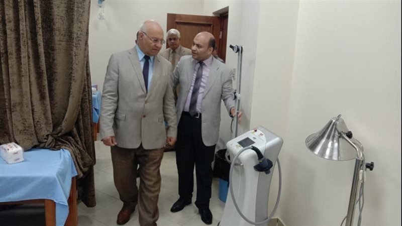رئيس جامعة بنها يتابع