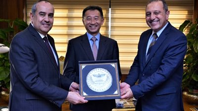 وزير الطيران: التوسع فى استخدام التكنولوجيا الرقمية على رأس أولوياتتا