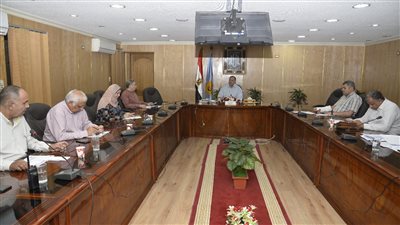 محافظ أسيوط يطالب بتطبيق لجان حصر الزراعات وفقًا لكارت الفلاح 