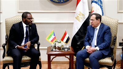 الملا يبحث تعزيز التعاون مع وزير المعادن والهيدروكربونات بغينيا الاستوائية