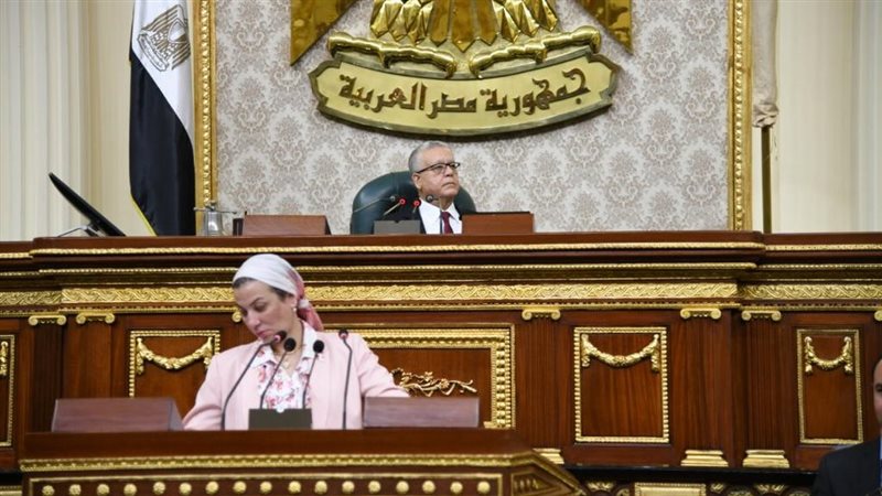 وزيرة البيئة