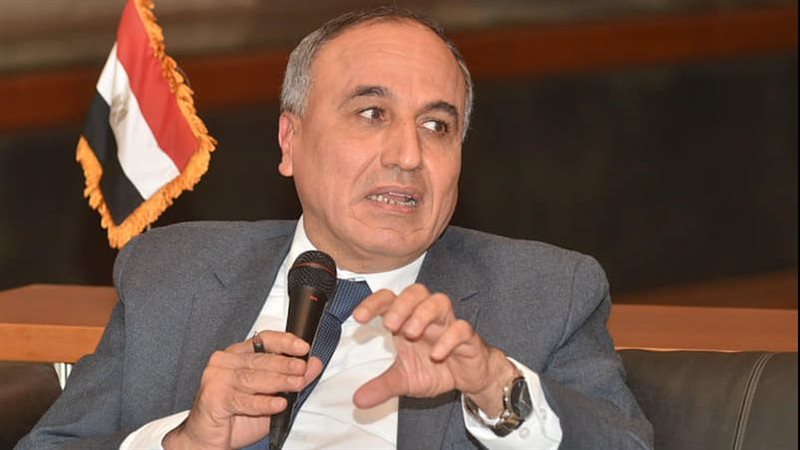 الكاتب الصحفي عبد