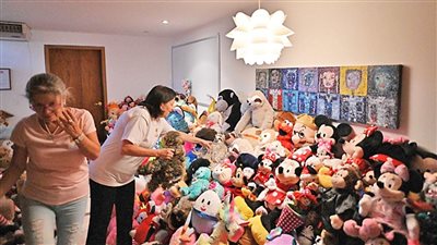 مئات المرضى كل أسبوع.. مستشفى في فنزويلا لعلاج الدمى