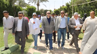 محافظ بني سويف يتفقد مشروع مرسى النيل السياحي 