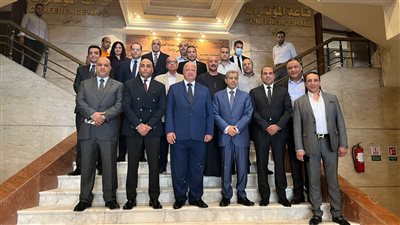 محافظ القاهرة يشيد بدورغرفة القاهرة لدعم المواطنين 