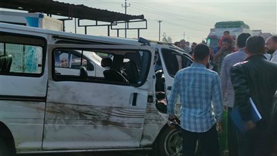 إصابة شخصين في حادث اصطدام سيارة بالرصيف أعلى محور الضبعة