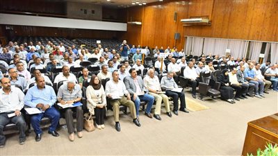 محافظ أسيوط لـ رؤساء الأحياء والقرى: أنتم مسئولون عن توريد محصول القمح 