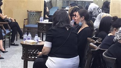 نيرمين الفقي ودنيا عبد العزيز وفيفي عبده يقدمن العزاء في محسن علم الدين 
