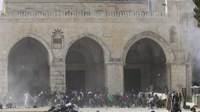مجموعات من المستوطنين تقتحم المسجد الأقصى