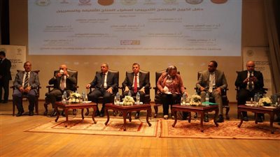 سعفان يشارك في احتفالية جامعة عين شمس لتخريج سفراء المناخ