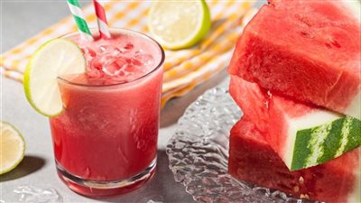 فوائد عصير البطيخ.. يعالج التهابات القولون ويخفف غثيان الصباح للحوامل