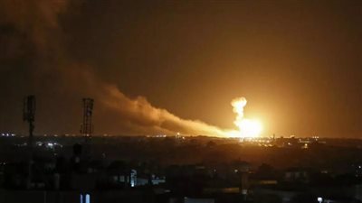 المرصد السوري: الغارات على الساحل السوري استهدفت 3 قيادات إيرانية داخل منزل