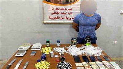 ضبط مقاول وعاطل بحوزتهما مخدرات وأسلحة نارية 