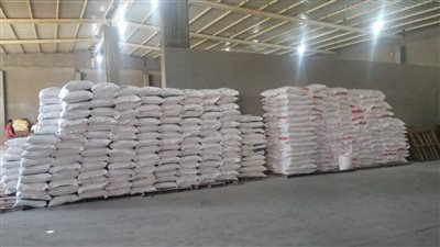 ضبط 454 طن سلع غذائية وأعلاف ولحوم فاسدة بالإسماعيلية 