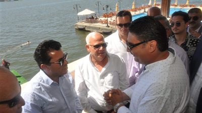 وزير الرياضة ومحافظ بورسعيد يفتتحان أعمال تطوير نادي السلام البحري ببور فؤاد | صور 