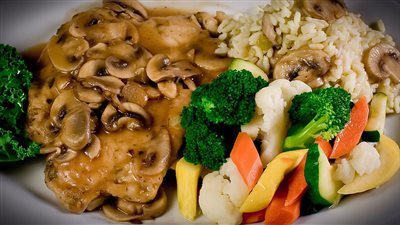 طريقة عمل بيكاتا الفراخ بالمشروم أسرع أكلة .. والنتيجة مذهلة