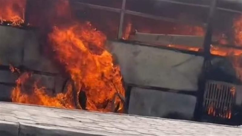 أتوبيس نقل عام محروق