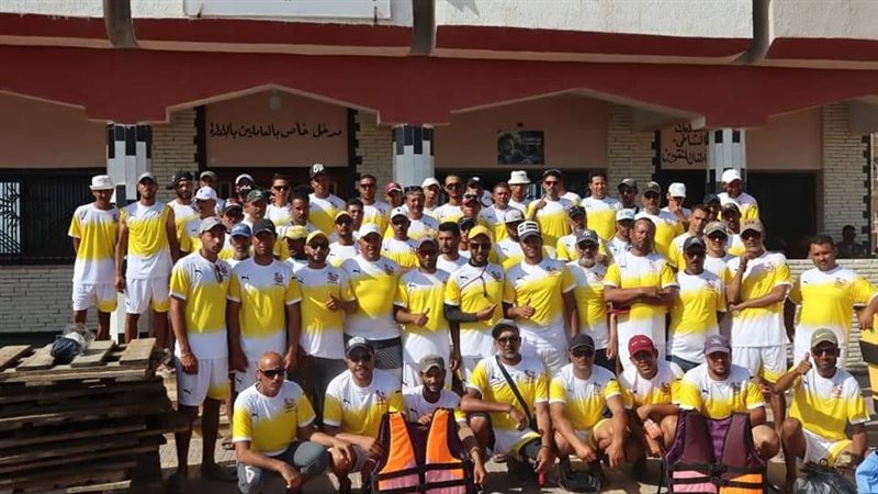 اصطفاف رجال الانقاذ