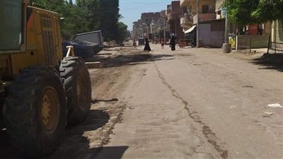 رفع كفاءة وتجريد وتمهيد طريق العزيزية الرئيسى بالبدرشين|صور